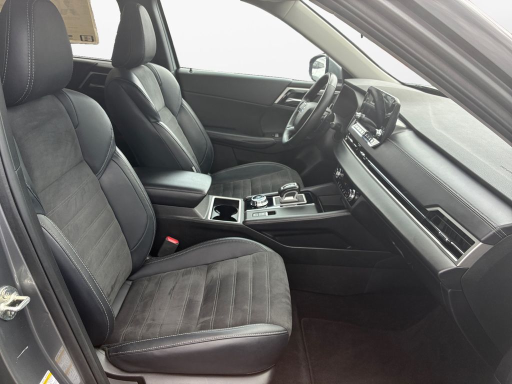 Used Car 2024 Mitsubishi Outlander  Se For Sale Under $25,000 In Austin, Texas