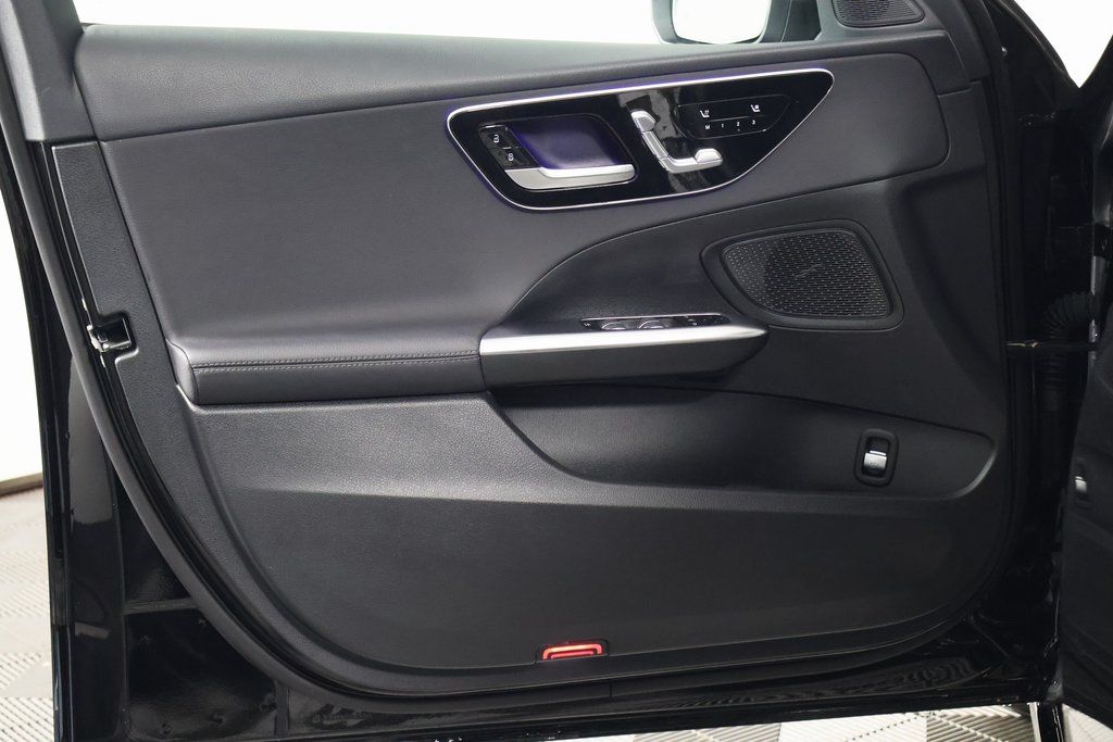 Thumbnail: 2025 Mercedes-Benz C-Class - 12