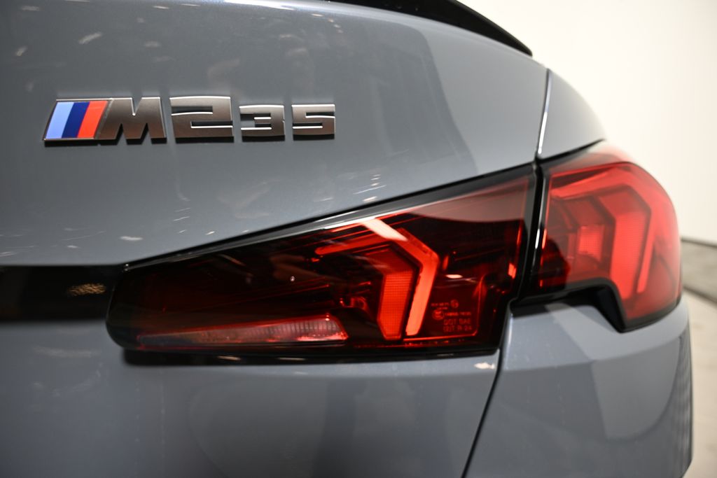 Thumbnail: 2025 BMW 2 Series - 11