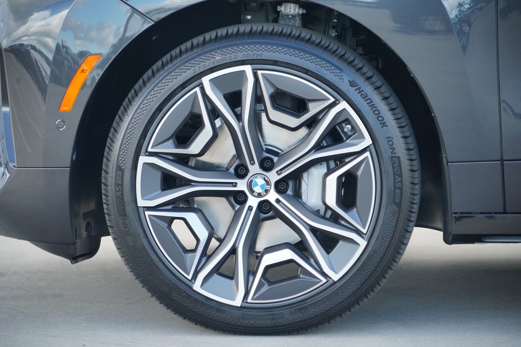 Thumbnail: 2026 BMW iX - 5