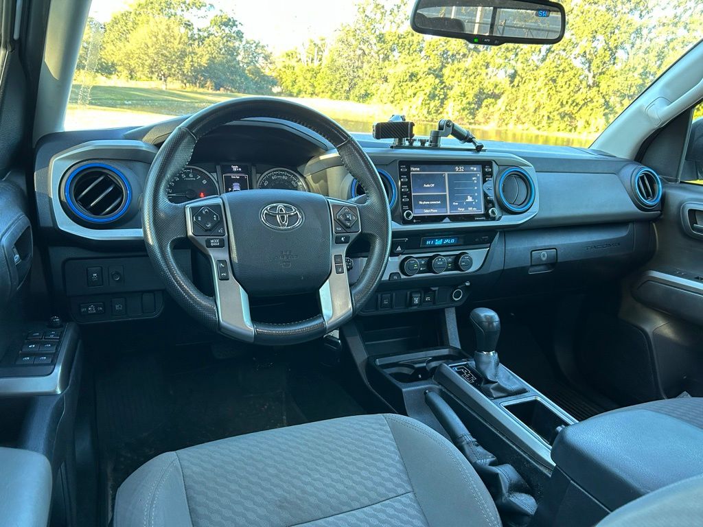 Thumbnail: 2022 Toyota Tacoma - 11