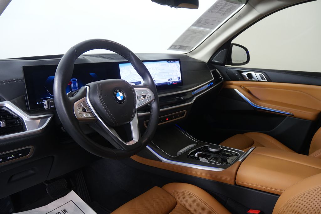 Thumbnail: 2025 BMW X7 - 12