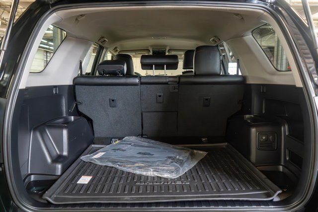 2019 Toyota 4Runner TRD Off-Road Premium - 10