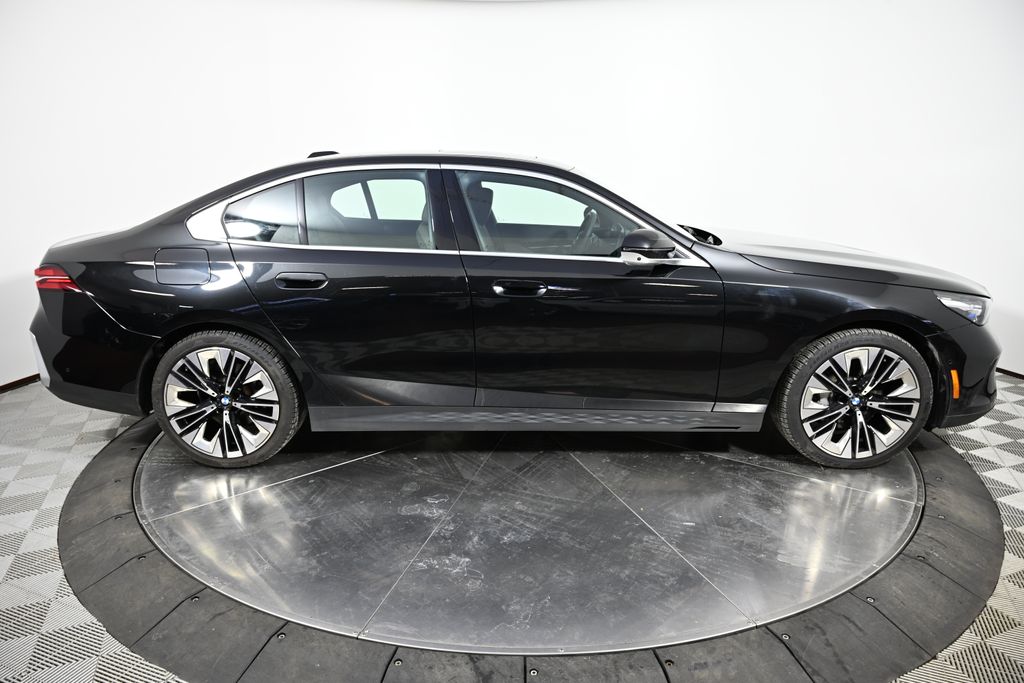 Thumbnail: 2026 BMW 5 Series - 6