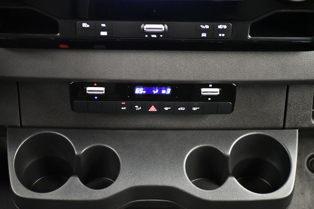 Thumbnail: 2025 Mercedes-Benz Sprinter - 19