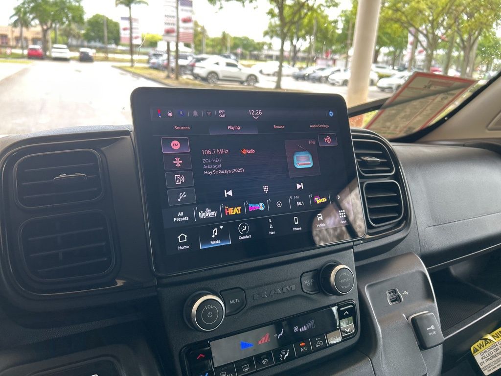 View vehicle photo 7