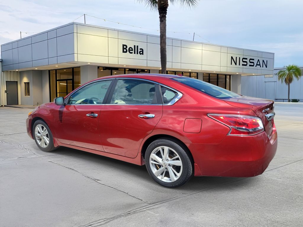 View vehicle photo 2