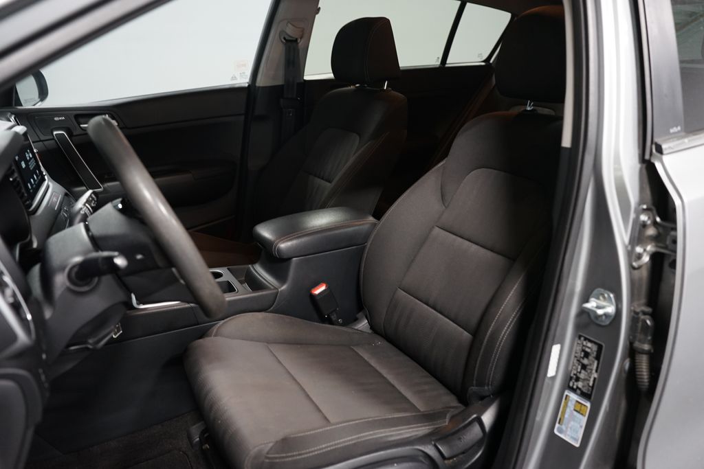 Thumbnail: 2021 Kia Sportage - 6