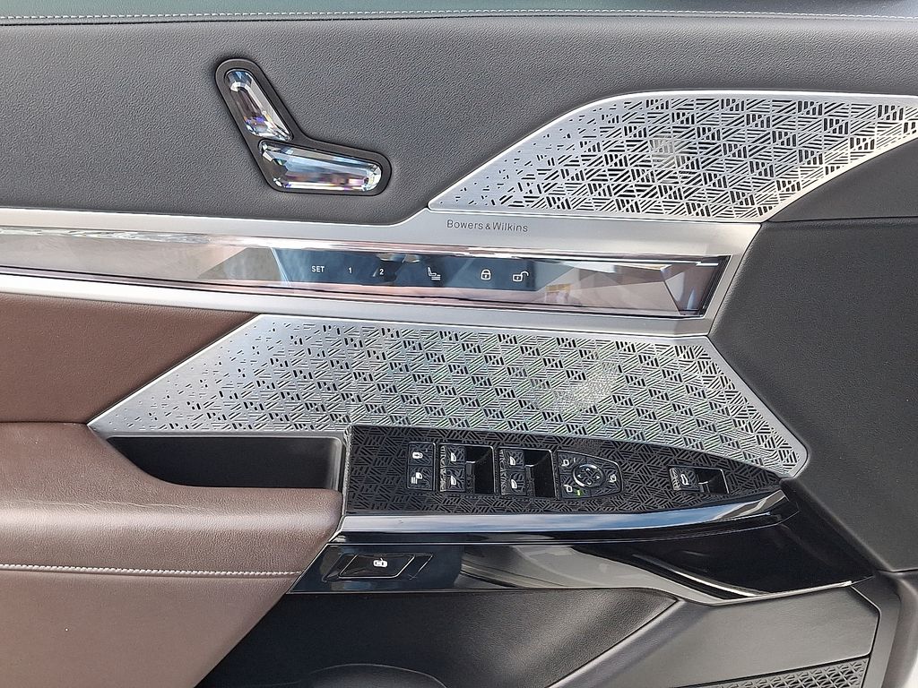 Thumbnail: 2023 BMW i7 - 14