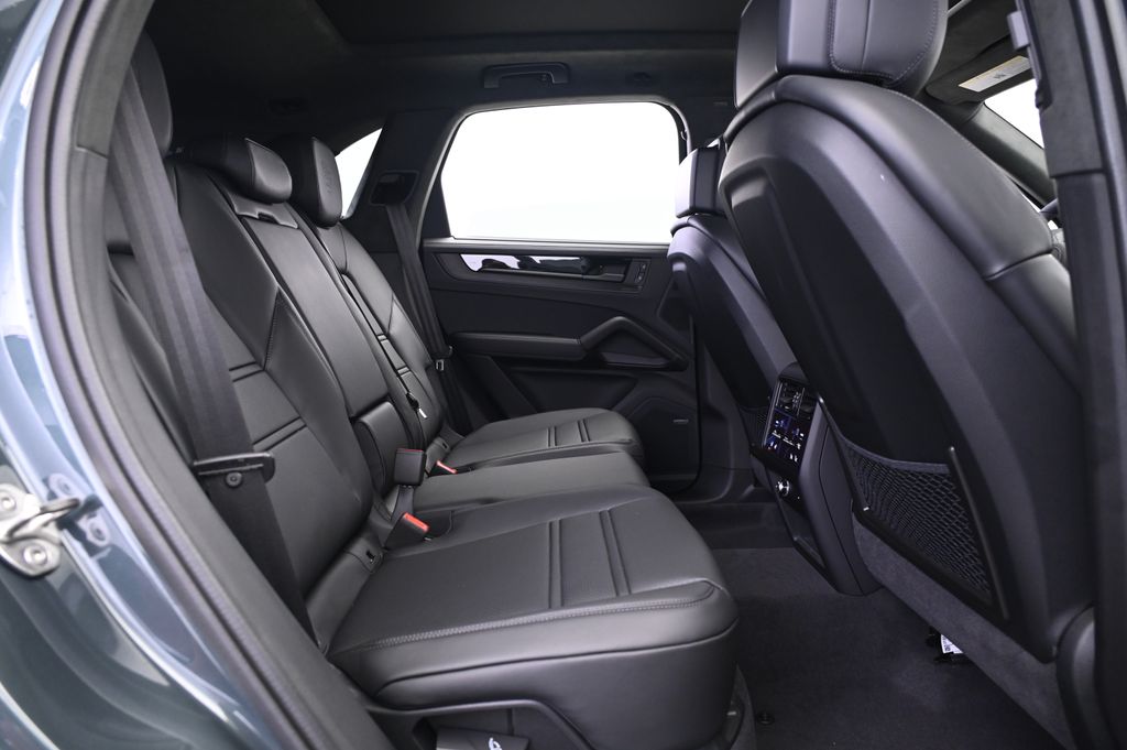 Thumbnail: 2025 Porsche Cayenne - 18