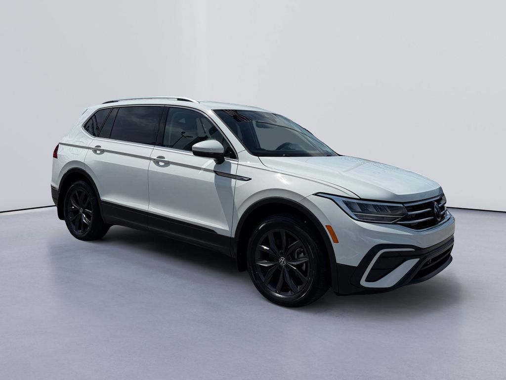  2024 Volkswagen Tiguan SE FWD   