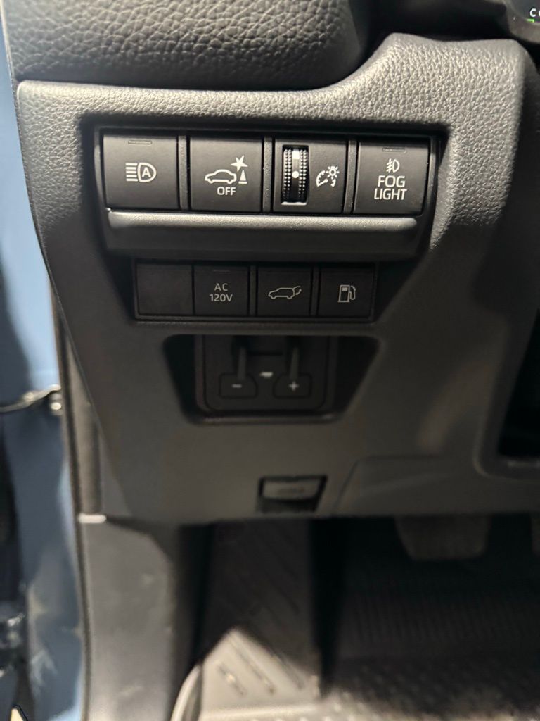 Thumbnail: 2026 Toyota Land Cruiser - 32