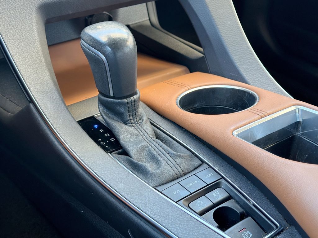 Thumbnail: 2022 Toyota Avalon - 20