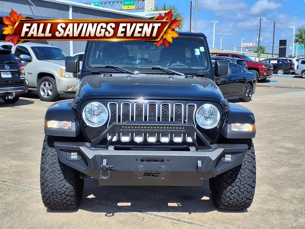 2023 Jeep Wrangler Sahara - 6