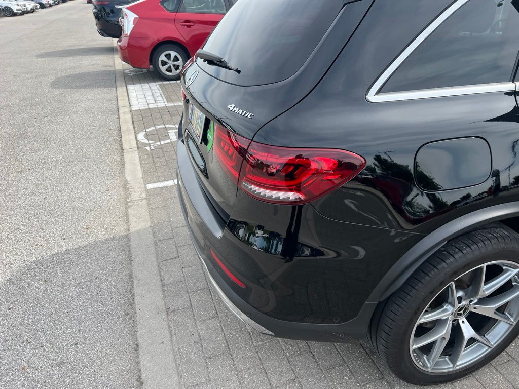 Used 2022 Black Mercedes-Benz GLC 300 image 7