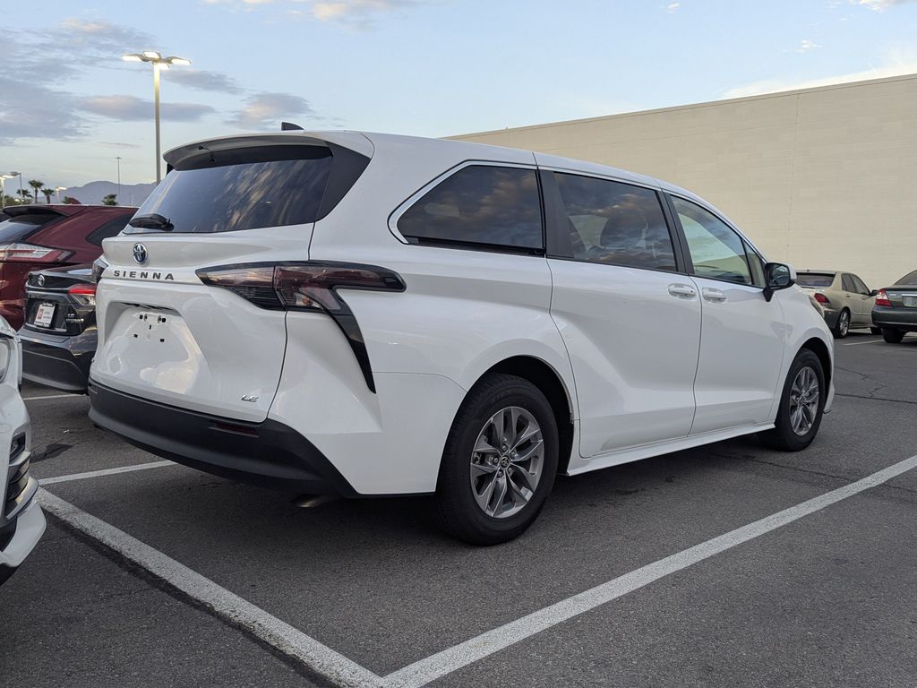Used 2025 Toyota Sienna Van