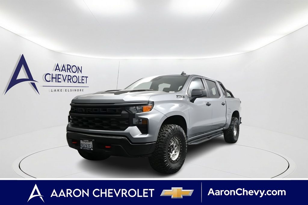 Sterling Gray Metallic 2025 Chevrolet Silverado 1500 Pickup Truck Four-Wheel Drive Automatic