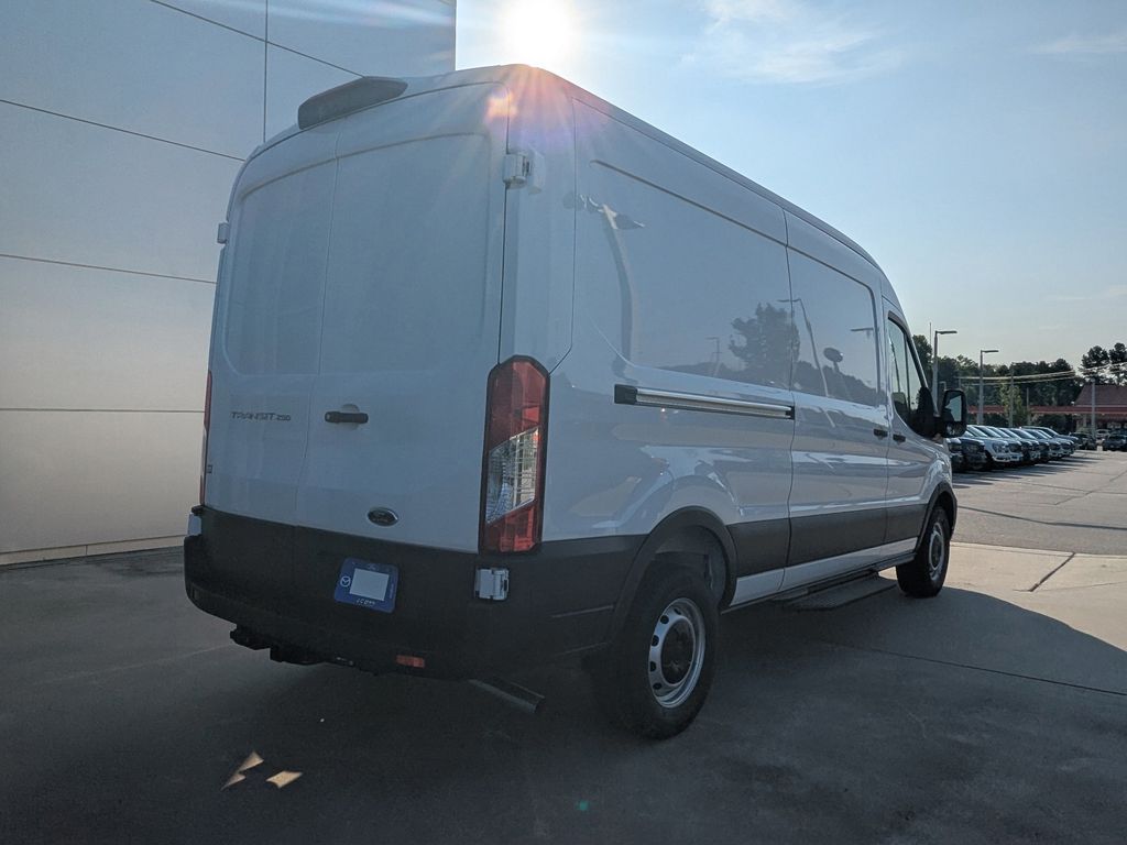2025 Ford Transit 250