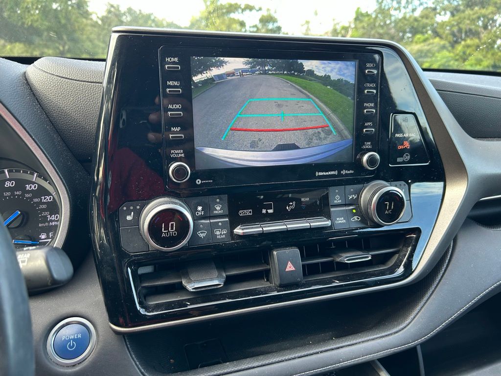 Thumbnail: 2021 Toyota Highlander - 21