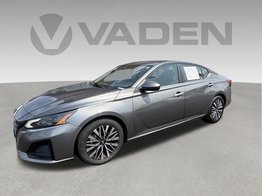 2023 Nissan Altima 2.5 SV FWD