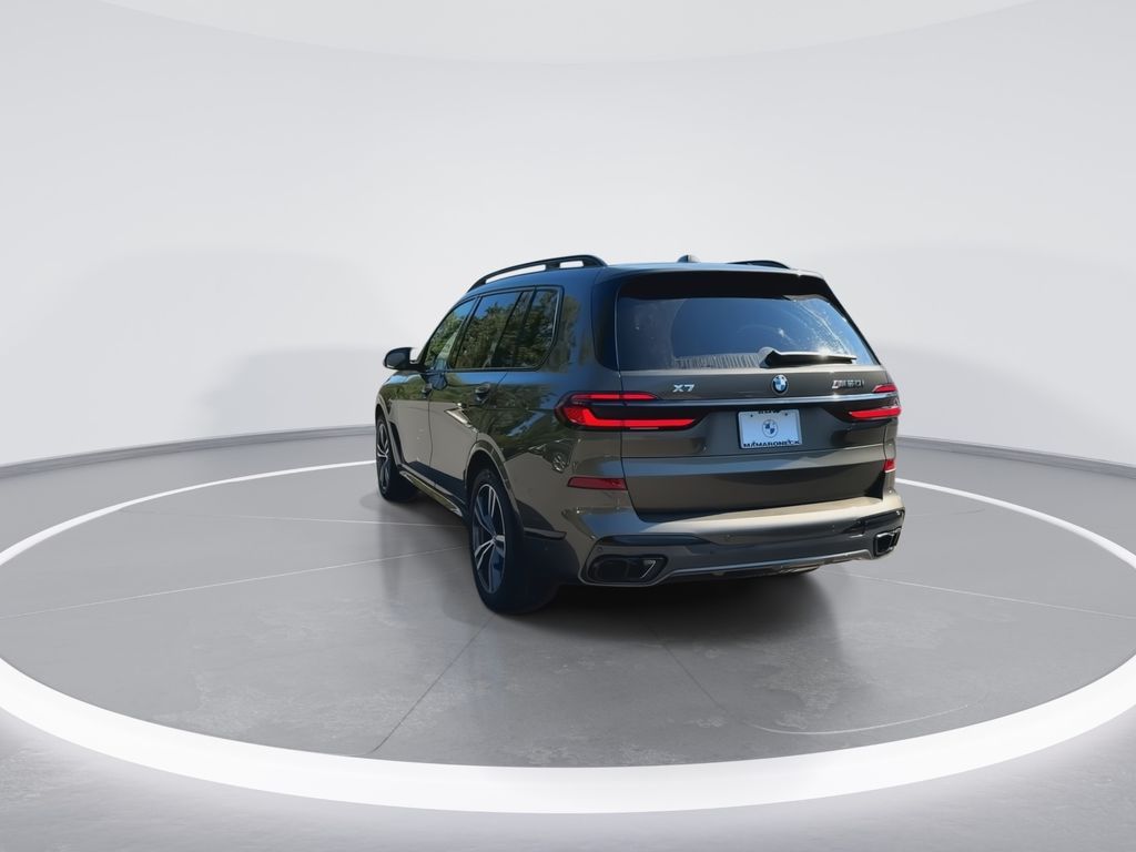 2025 BMW X7 M60i 7