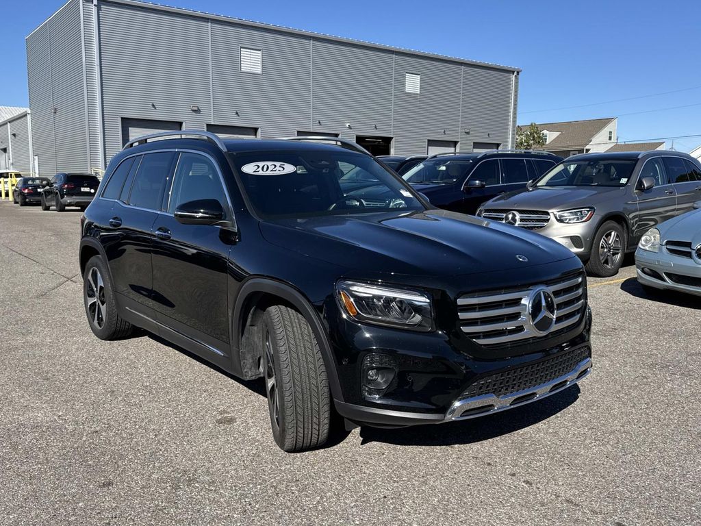 2025 Mercedes-Benz GLB 250 FWD