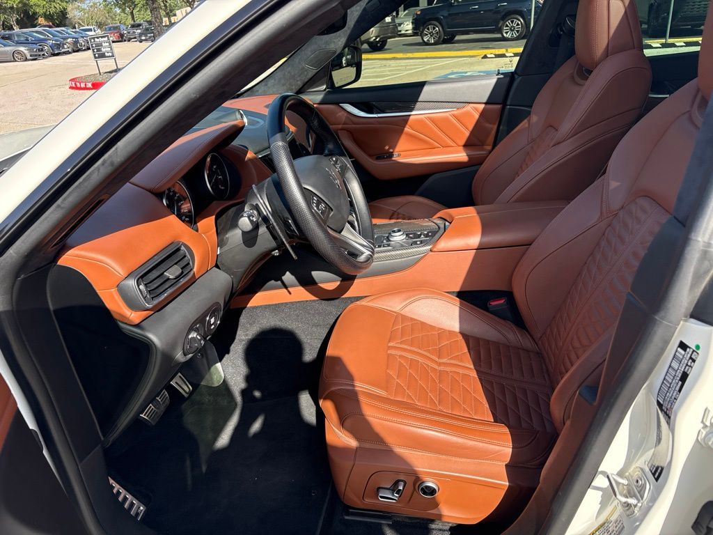 Thumbnail: 2021 Maserati Levante - 15