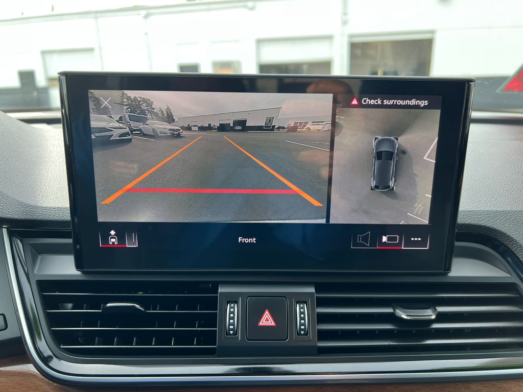 Thumbnail: 2021 Audi Q5 - 24