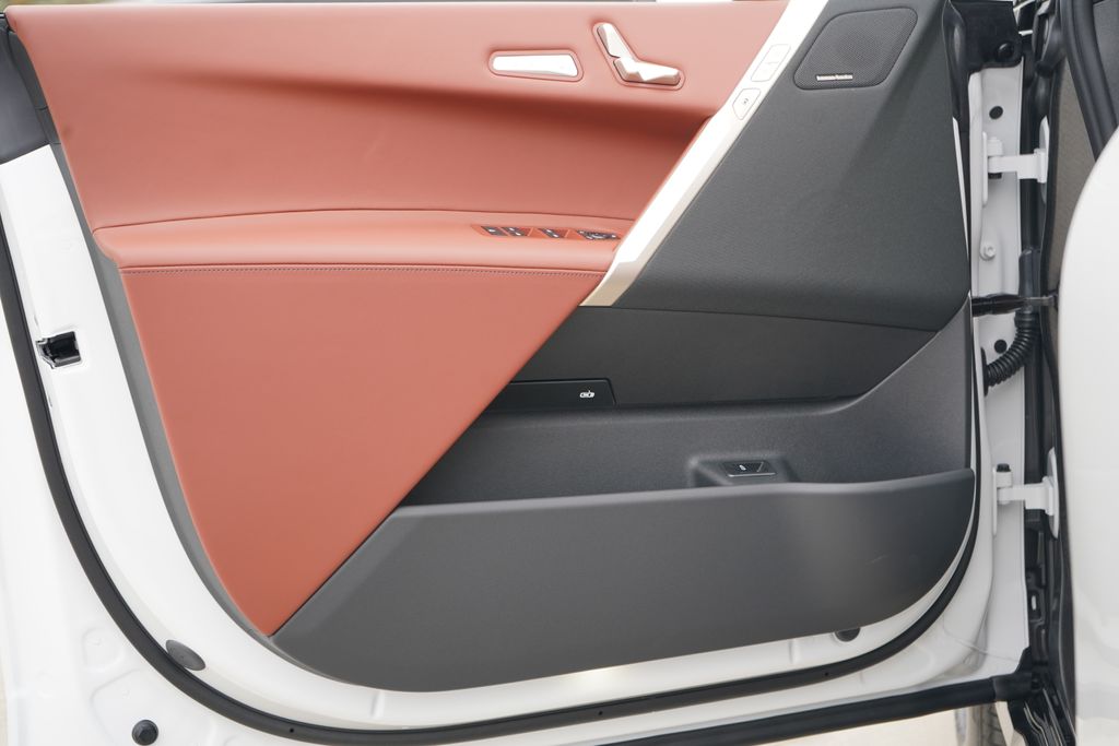 Thumbnail: 2026 BMW iX - 9