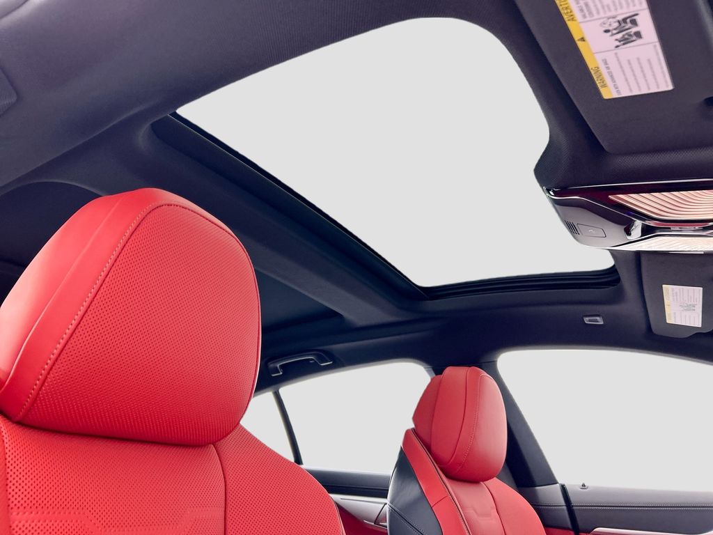 Thumbnail: 2026 BMW 8 Series - 17