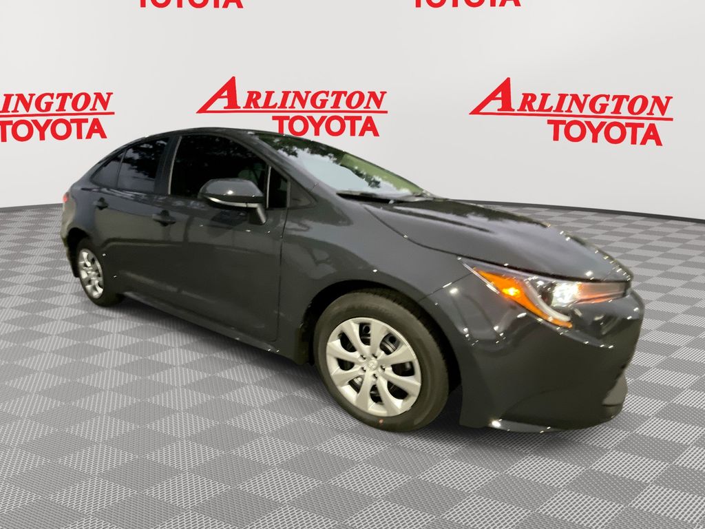 2026 Toyota Corolla LE's photo