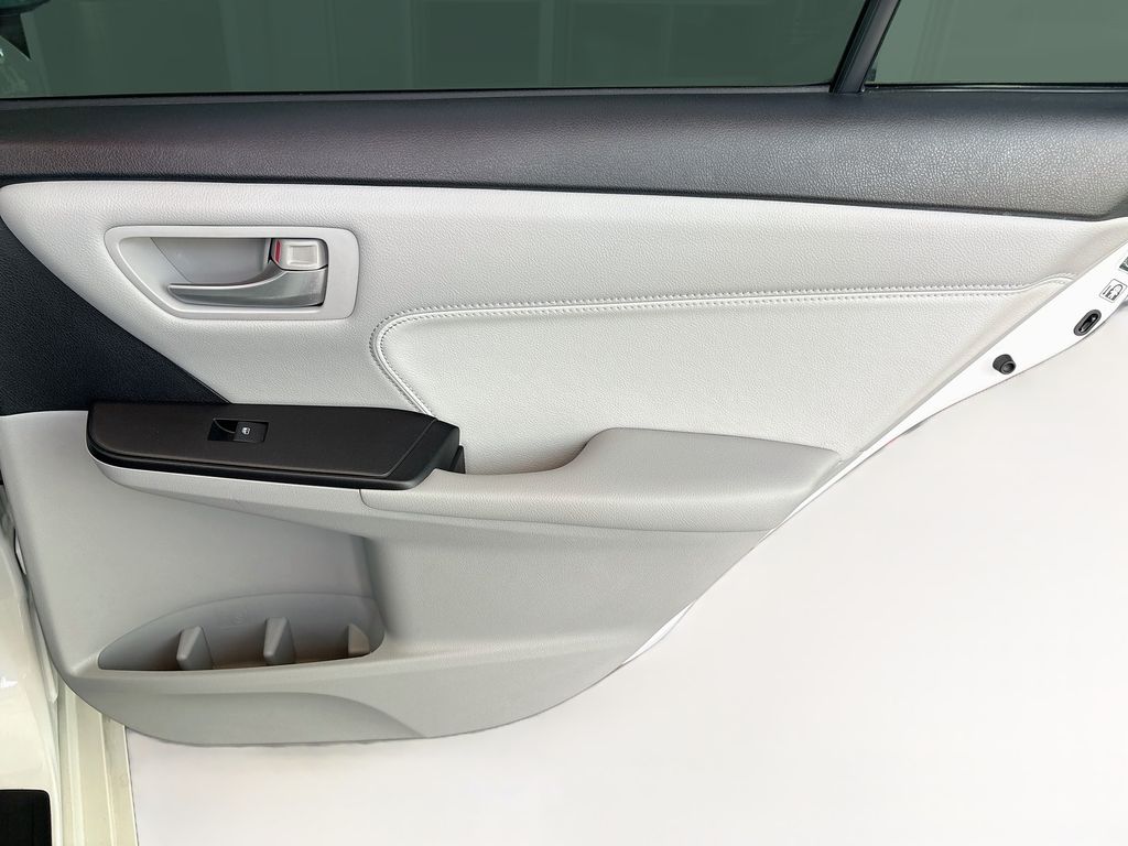 Thumbnail: 2016 Toyota Camry - 27