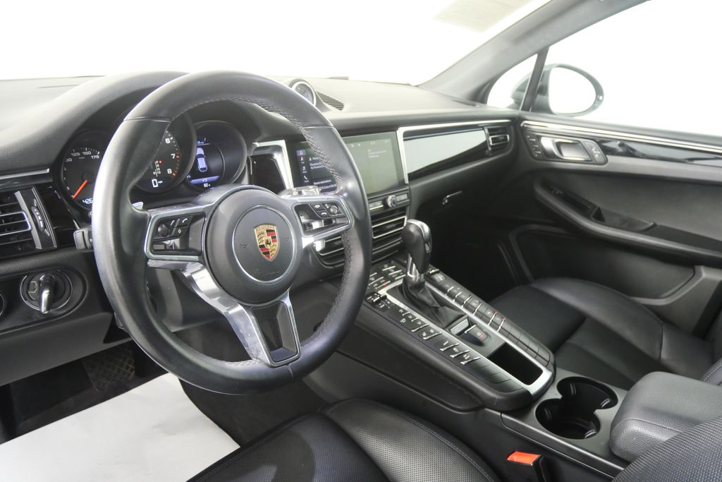 Thumbnail: 2020 Porsche Macan - 12