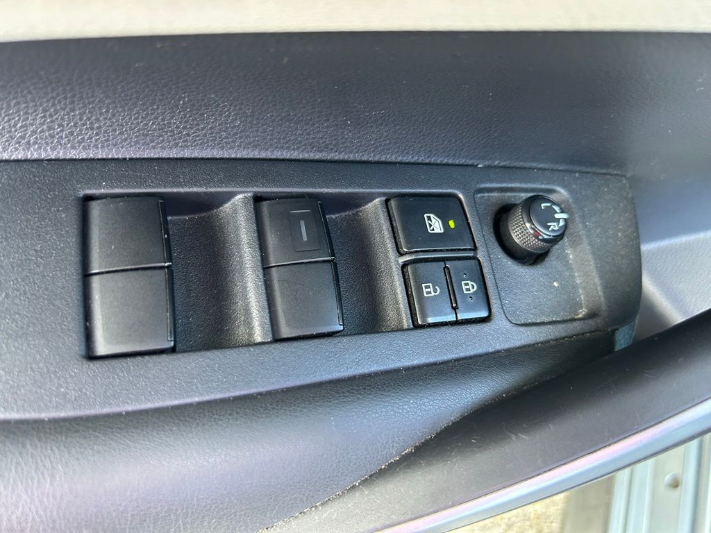 Thumbnail: 2021 Toyota Corolla - 16