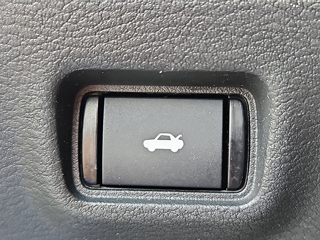 Thumbnail: 2020 Nissan Sentra - 24