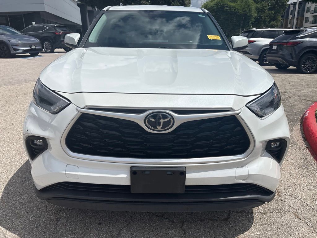 Thumbnail: 2022 Toyota Highlander - 8