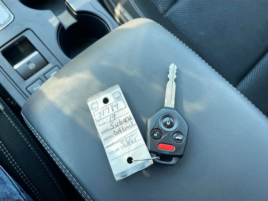 Used 2019 Silver Subaru 2.5i image 30