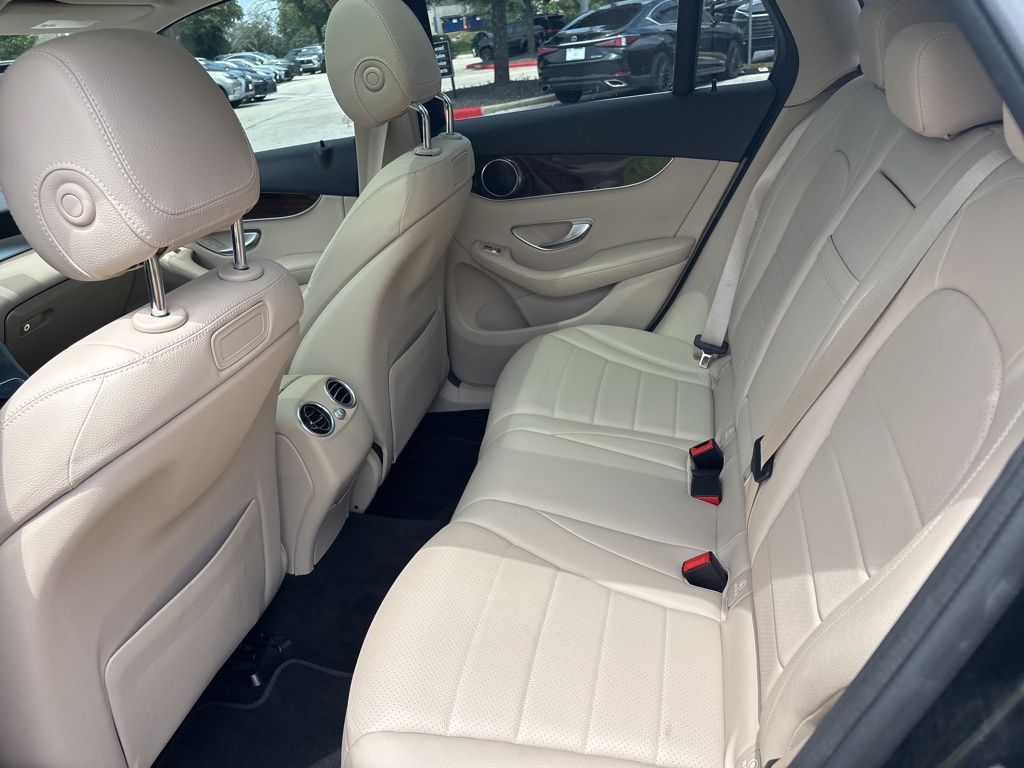 Thumbnail: 2019 Mercedes-Benz GLC - 19