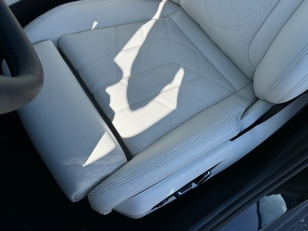 2025 BMW 5 Series 530i 15