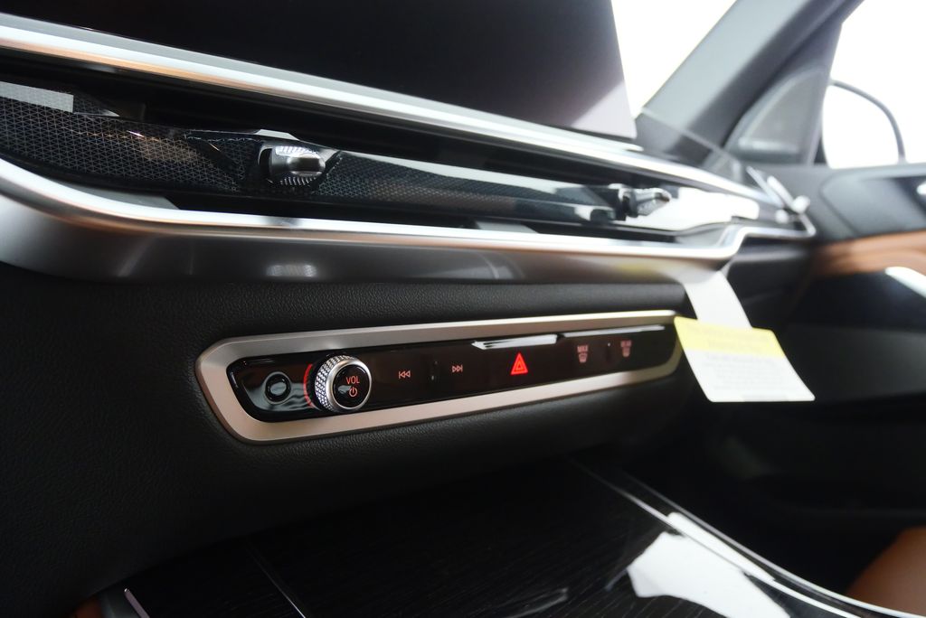 Thumbnail: 2026 BMW X5 - 20