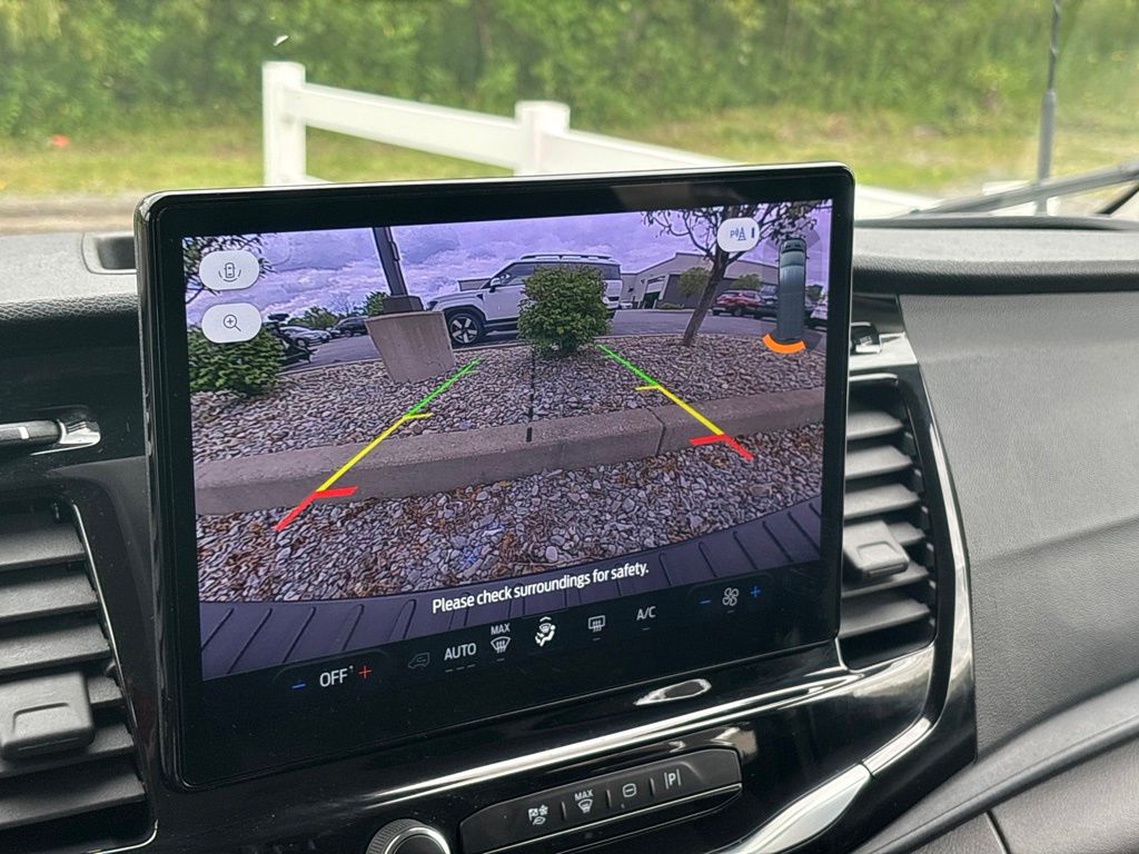 Used 2025 White Ford XLT image 30