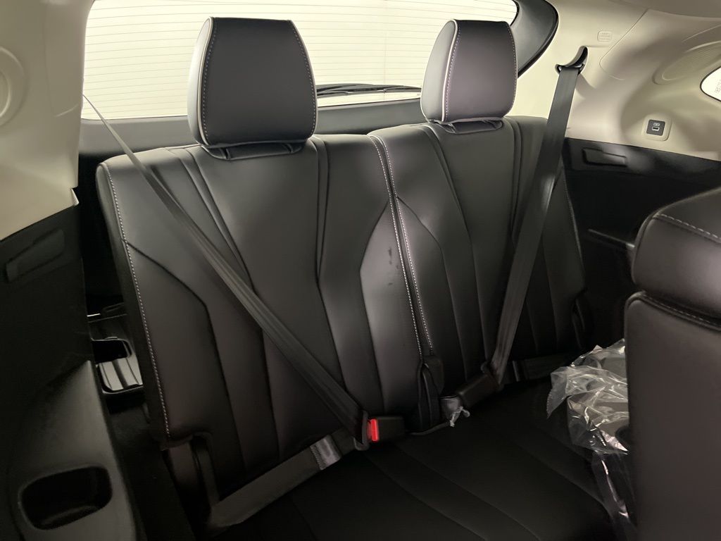 Thumbnail: 2026 Acura MDX - 14