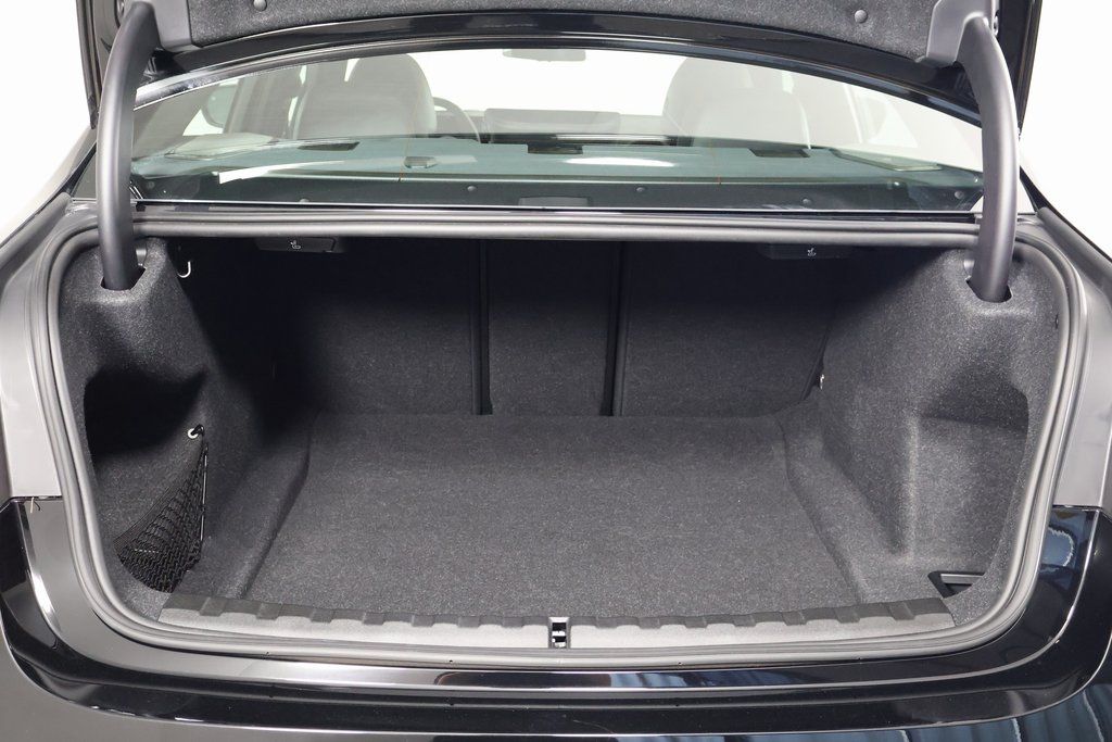 Thumbnail: 2025 BMW 3 Series - 14