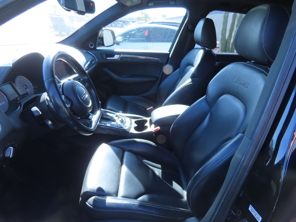 Thumbnail: 2015 Audi SQ5 - 10