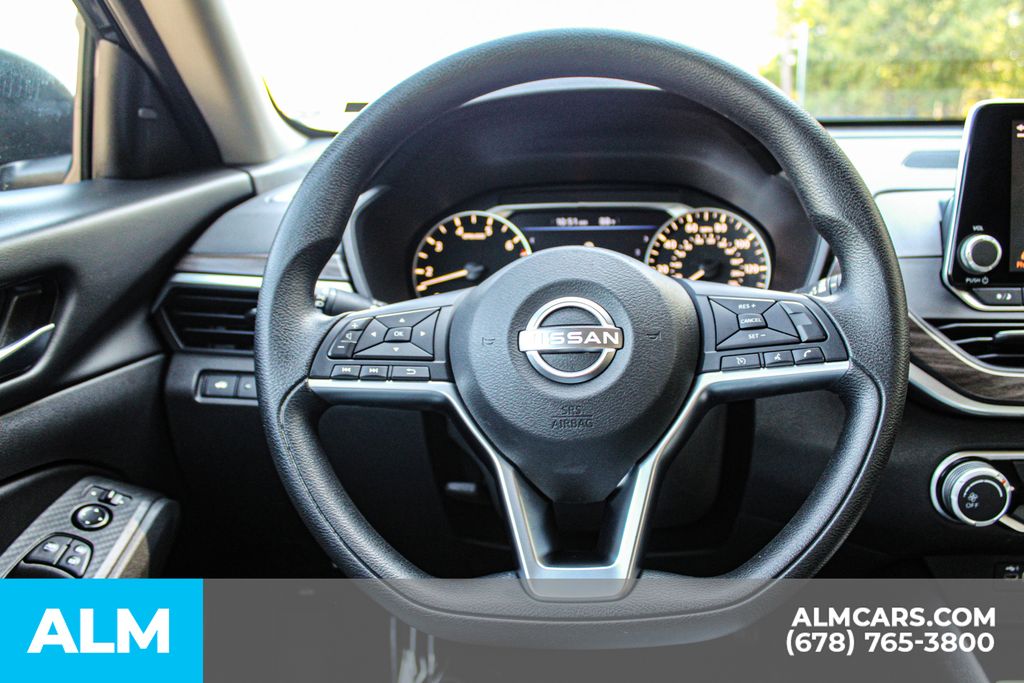 Used 2024 Black Nissan 2.5 SV image 23