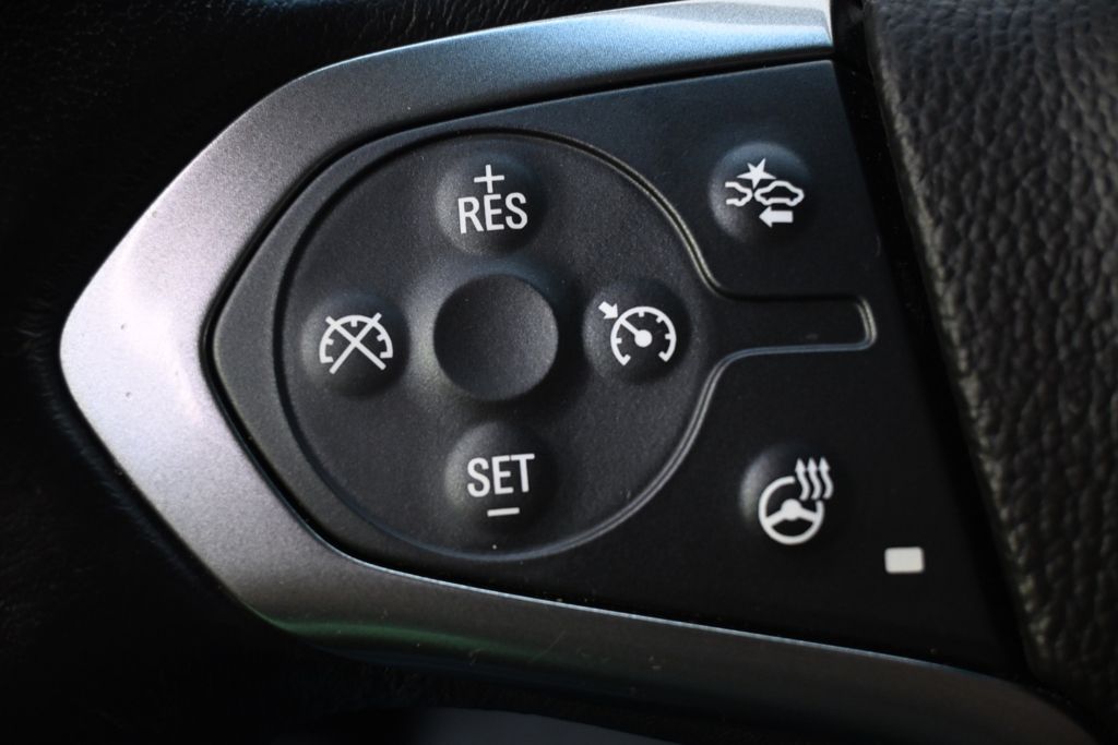 Used 2019  Chevrolet Premier image 32