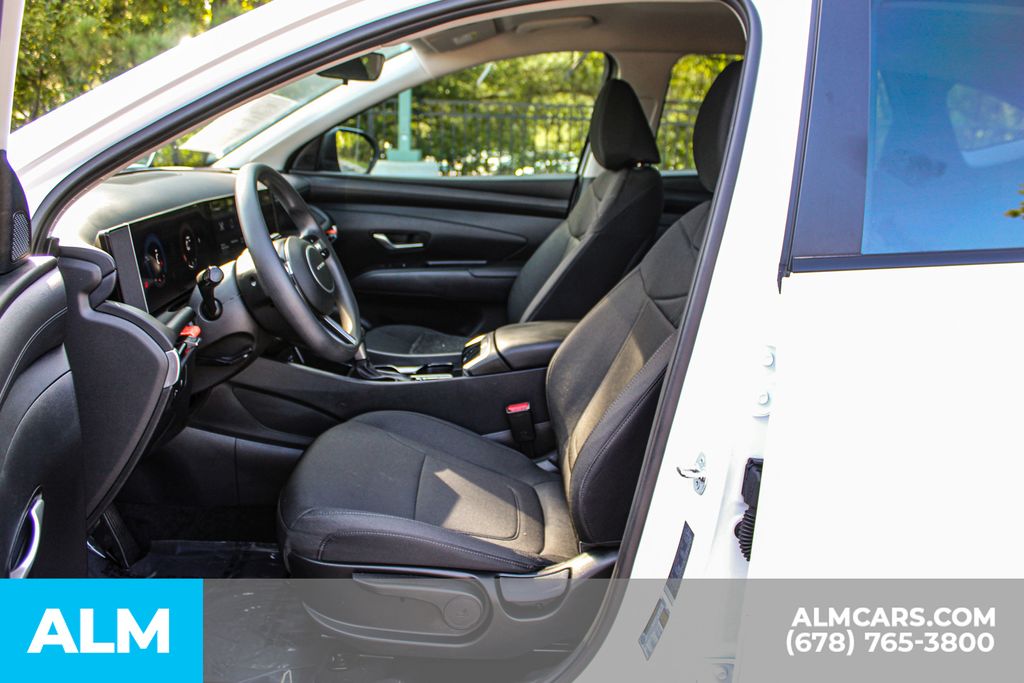 2025 Hyundai Tucson SE photo 16