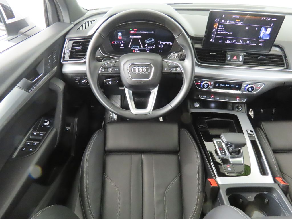 Thumbnail: 2025 Audi Q5 - 13