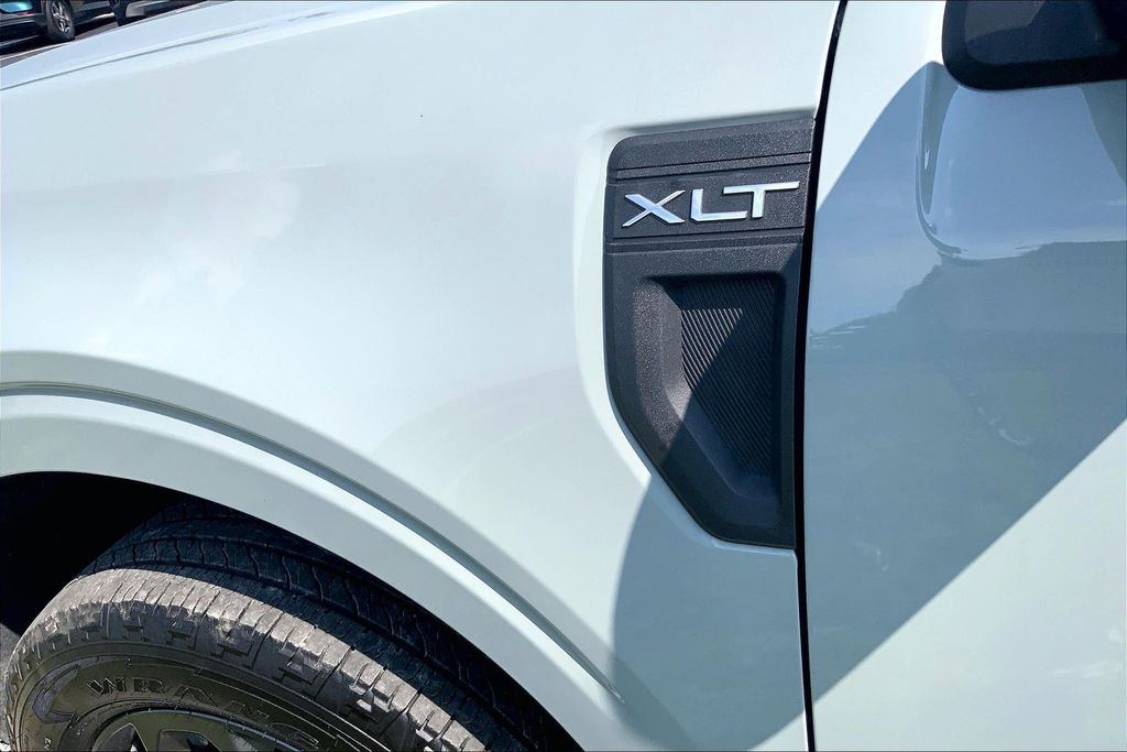 Used 2024 Green Ford XLT image 4