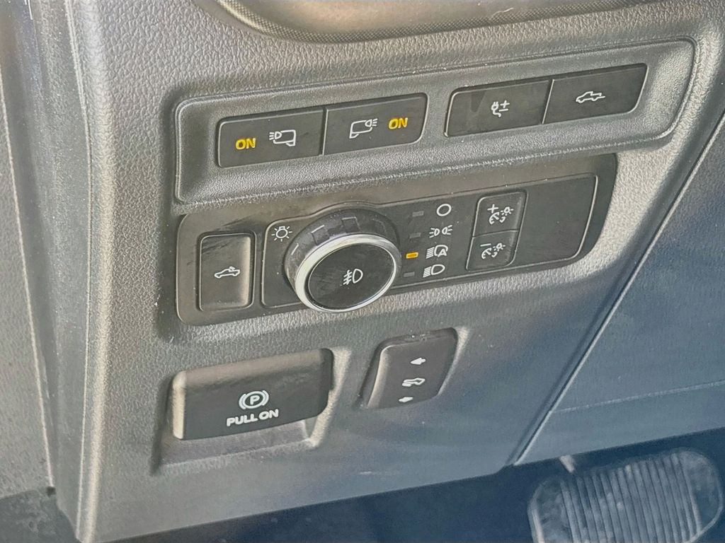 Used 2023 White Ford Tremor image 10